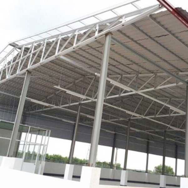 Nhà xưởng khung thép tiền chế lắp dựng